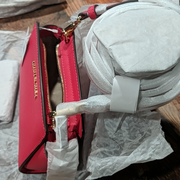 2HPππ Michael Kors Selma Mini Saffiano Crossbody - Picture 9 of 10